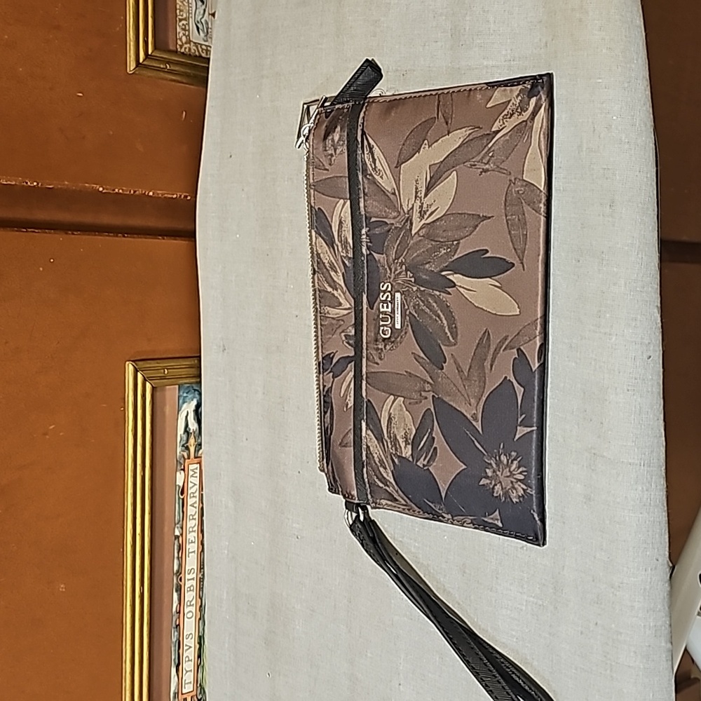 Guess wristlet